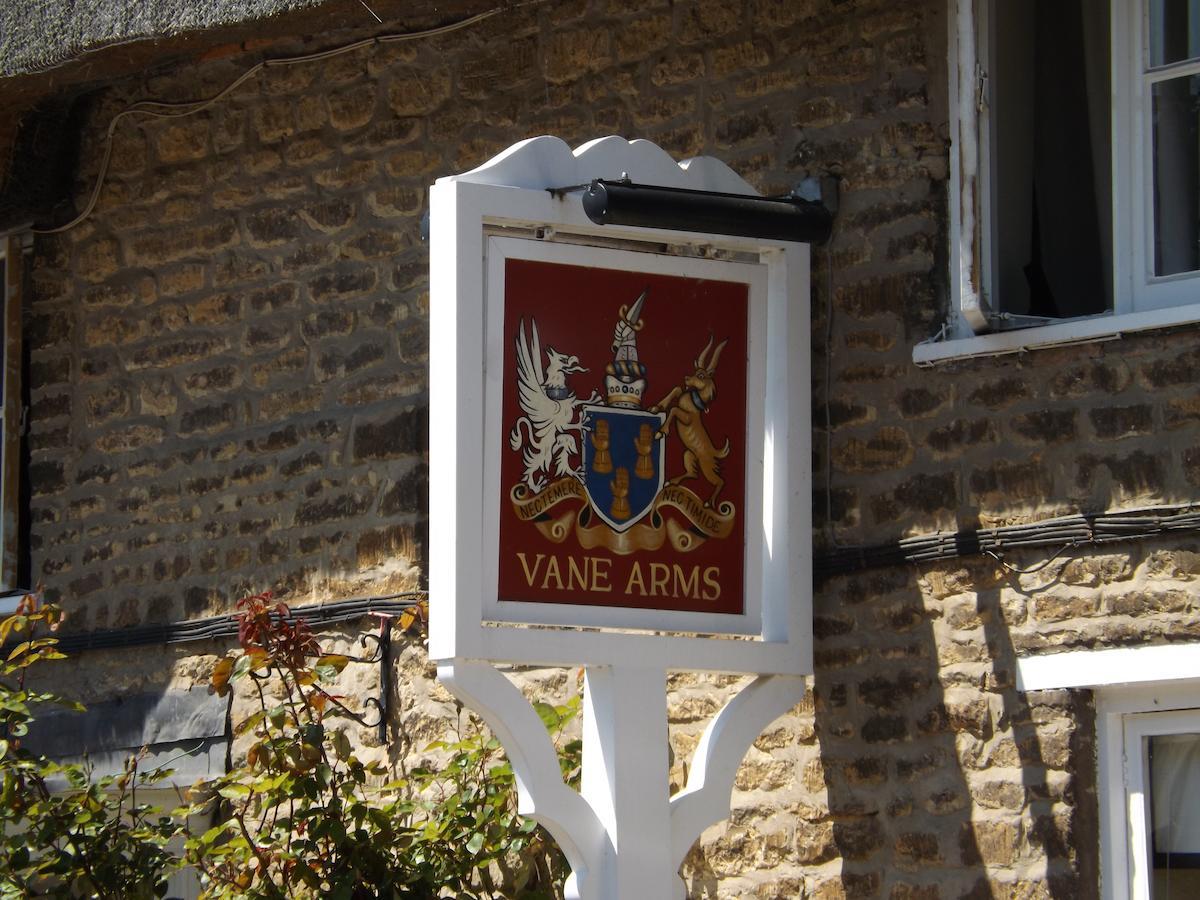 The Vane Arms Hotel Sudborough Екстериор снимка